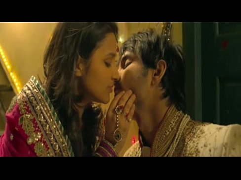 best of Kissing sushant parineeti chopra back