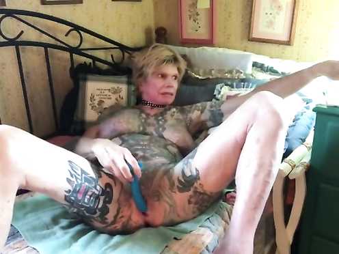 Dumpling recommendet sniffing granny poppers tits tattooed naked