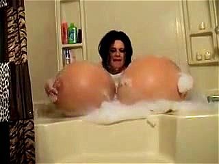 Dahlia reccomend fitness babe kendra bubble bath