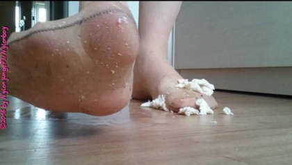 Juliana barefoot testicle crushing