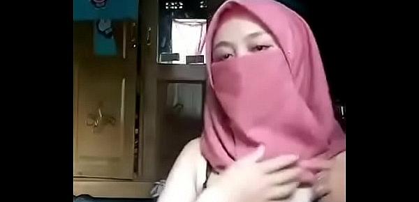 best of Hijab berkacamata indonesia cantik pink