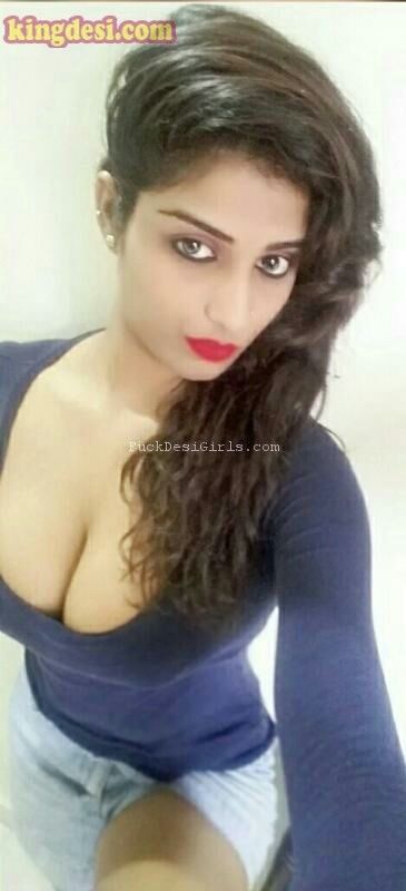 Bangladeshi sexy girl showing