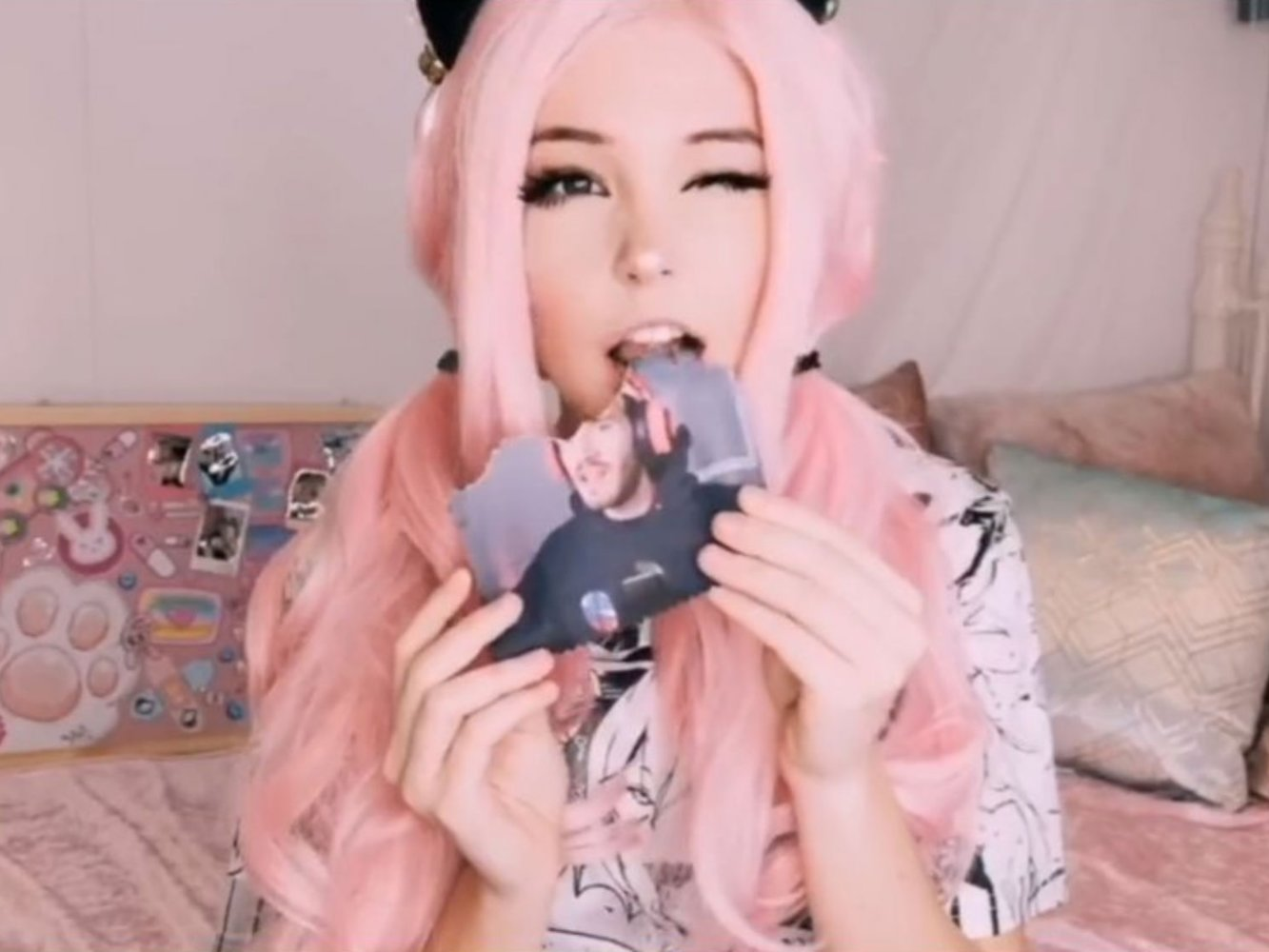 Belle delphine gets helping hand