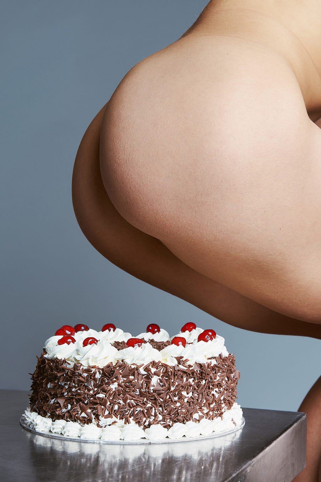 Butt crush birthday cake