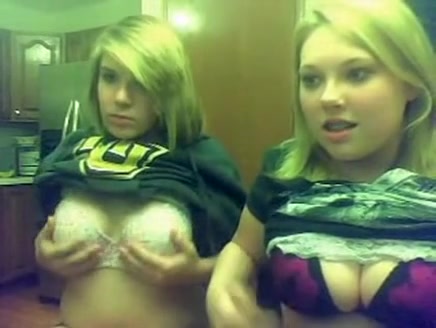 Teen Flashes Tits On Cam