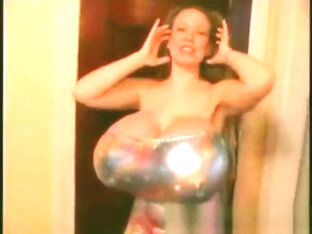 Vice reccomend chelsea charms bosomquest hula boobs