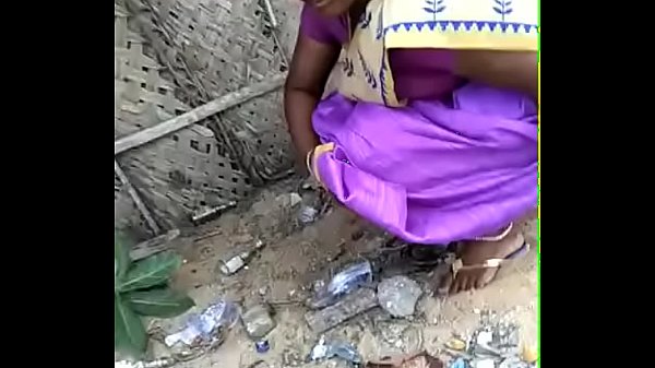 Lankan school girl outdoor pissing