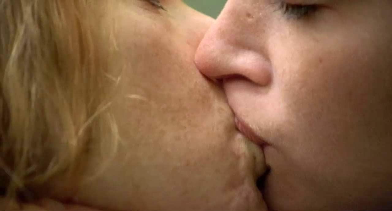 Landecker gillian vigman lesbo kiss