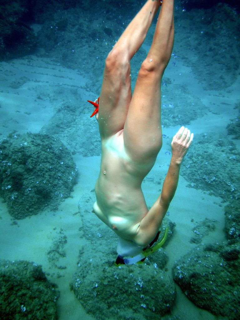 Diving spy nude girl