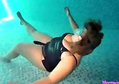 Captian R. reccomend footjob under water
