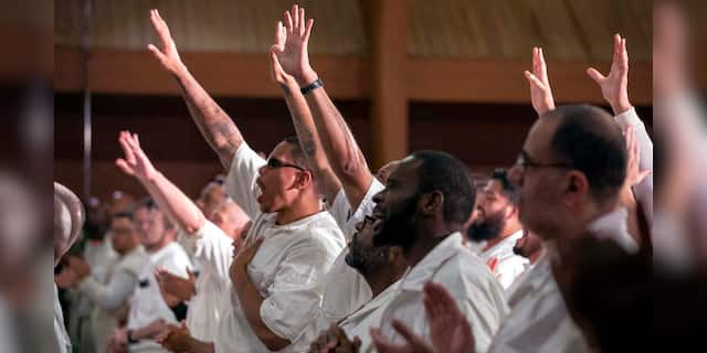 Inmate feet worshipped